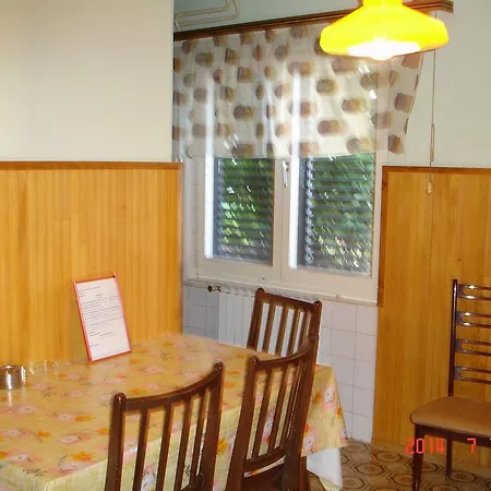 Apartment Dezelic *