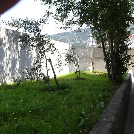 Dezelic Cres