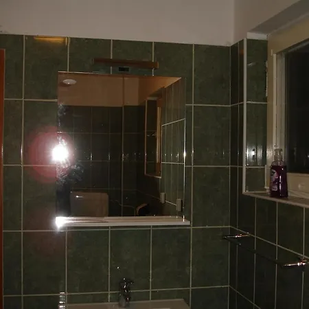 Dezelic Cres