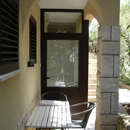 Dezelic Cres