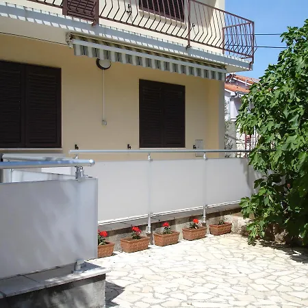Apartment Dezelic