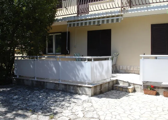 Apartament Dezelic *